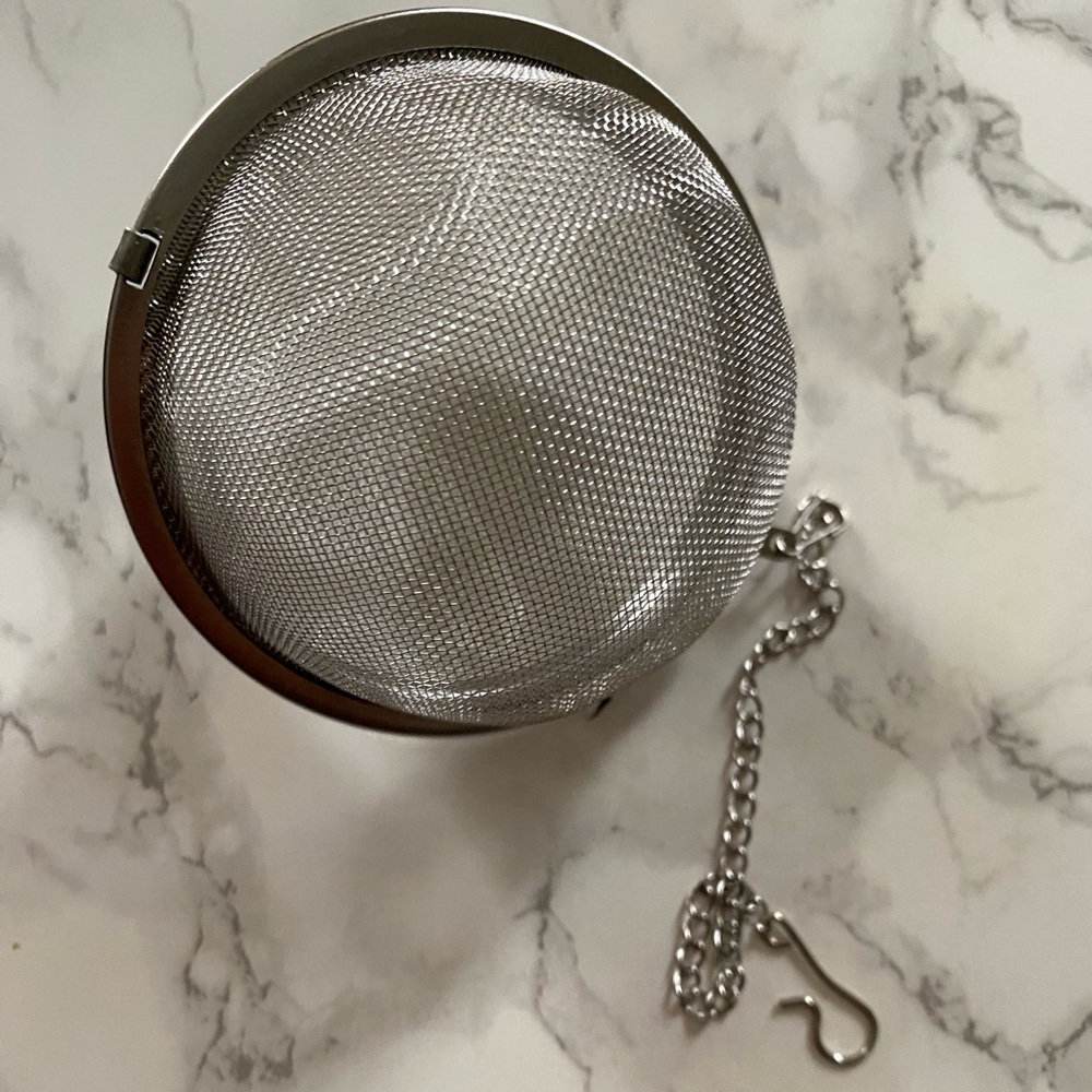 3 inch stainless steel tea ball infuser with chain. Great for loose leaf tea .